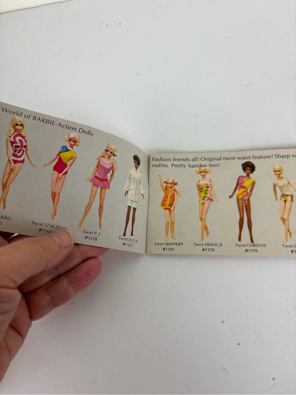 VTG 70s BARBIE DOLL Mattel-Living Barbie & Skipper Doll Mini -Fashion Booklet